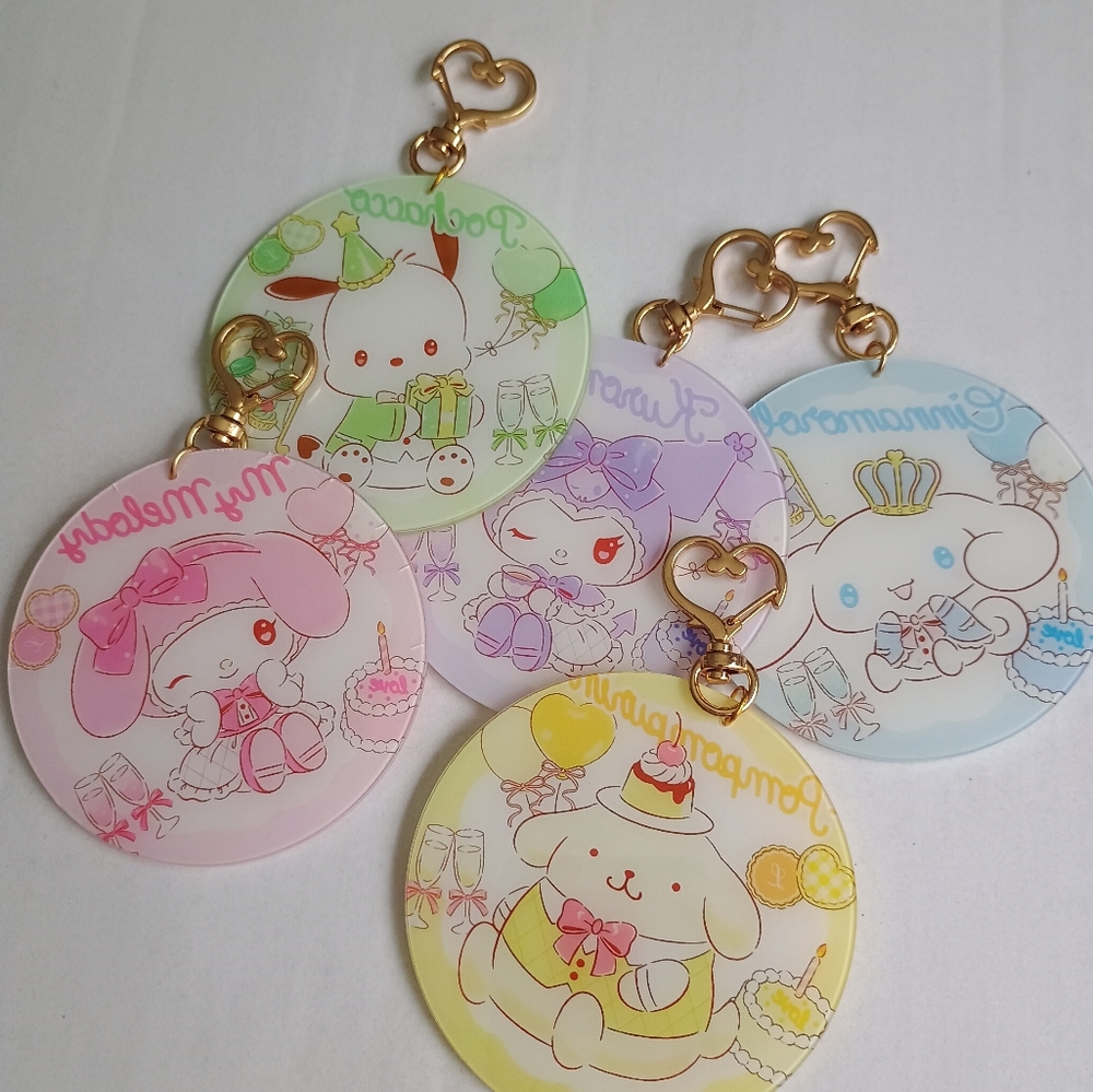 Hello kitty keychains - Picture 7 of 8
